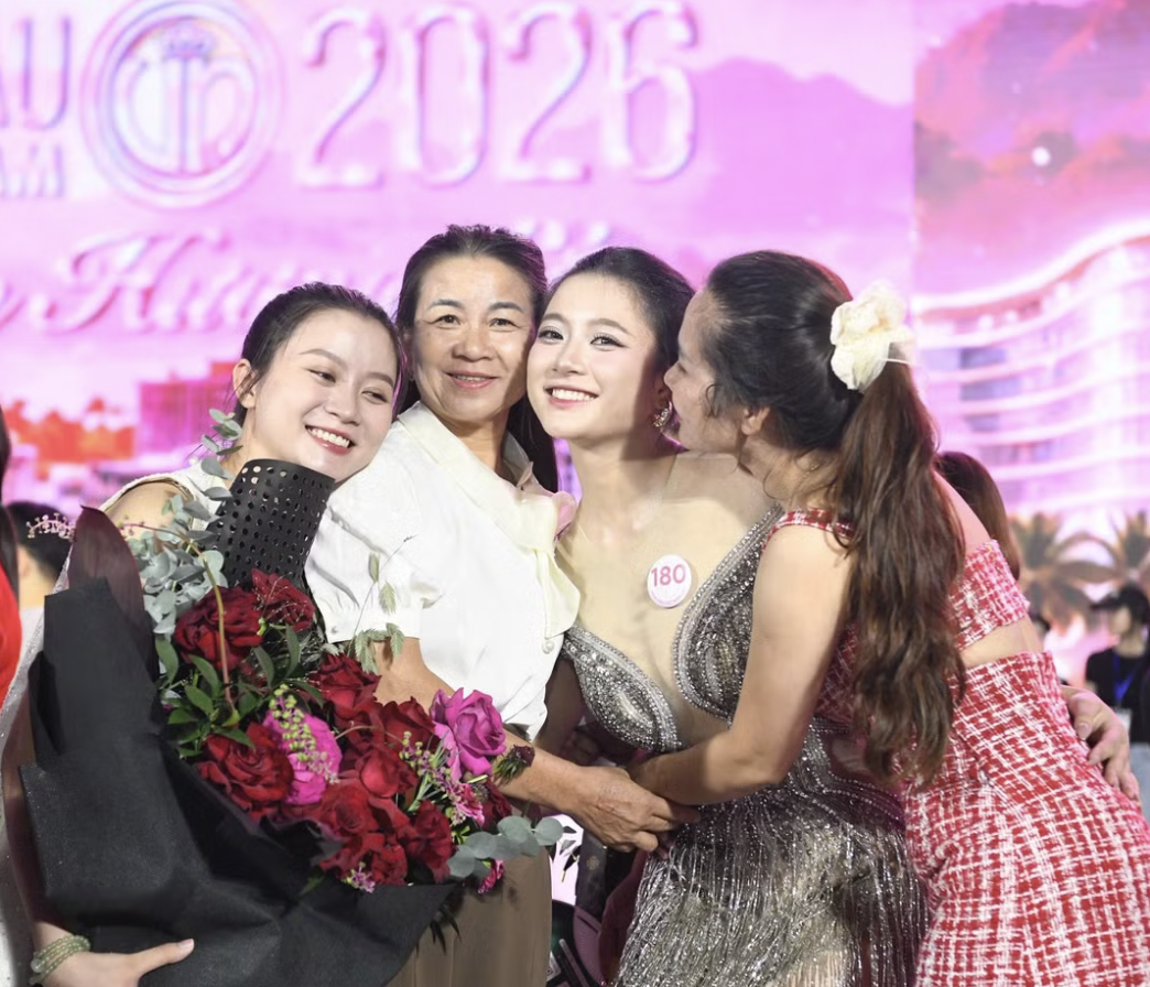 Giọt nước mắt và nụ cười của 28 thí sinh Hoa hậu Việt Nam 2026 - Ảnh 10.