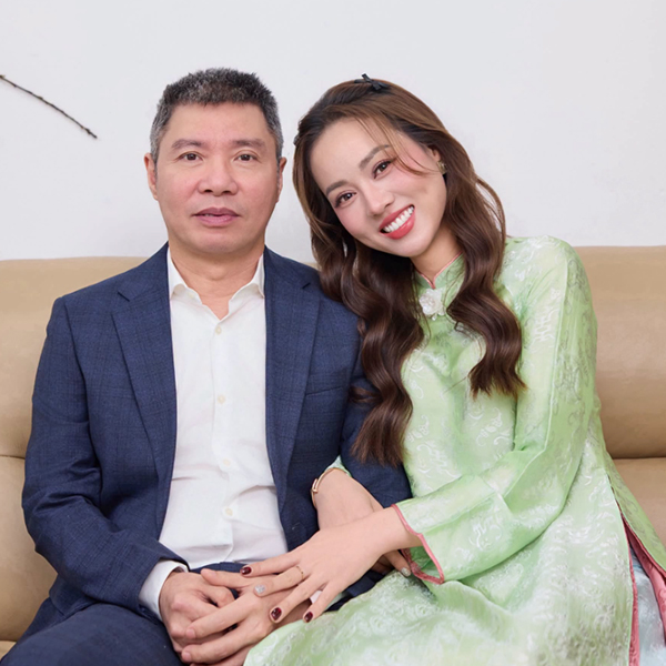 NSND C&ocirc;ng L&yacute; về thăm Nh&agrave; h&aacute;t Kịch H&agrave; Nội với diện mạo khỏe khoắn - Ảnh 3.