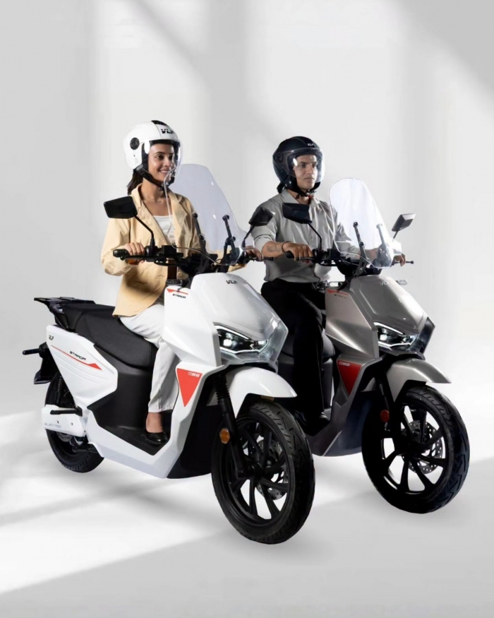 Sang hơn SH Mode, xe máy điện giá 32 triệu đồng chạy 250 km/lần sạc, pin tháo rời dễ thay thế - Ảnh 2.