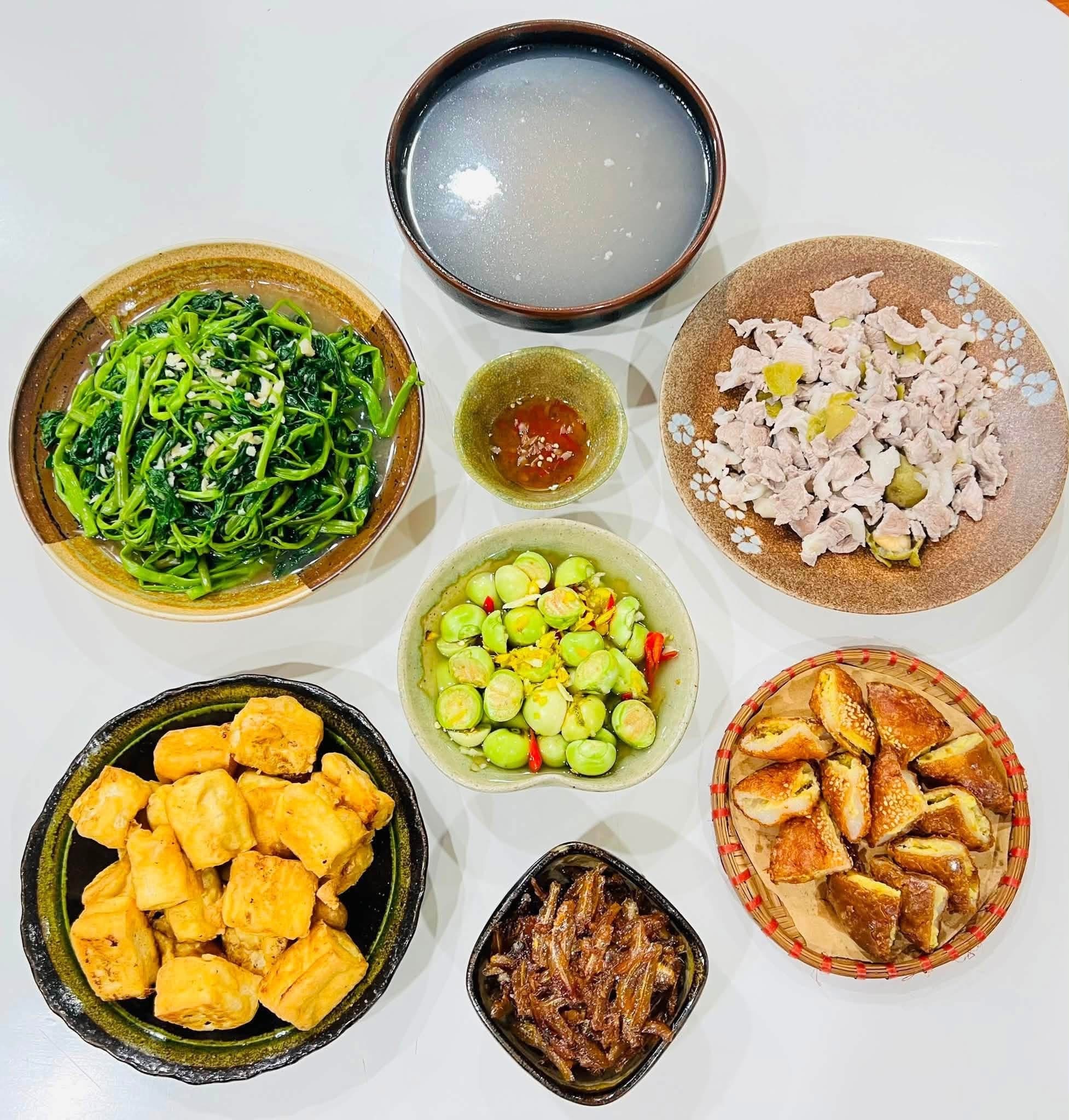 Mẹ đảm H&agrave; Nội chia sẻ những m&acirc;m cơm gia đ&igrave;nh giản dị, đọc t&acirc;m sự về con mới thấy thấm th&iacute;a - Ảnh 5.
