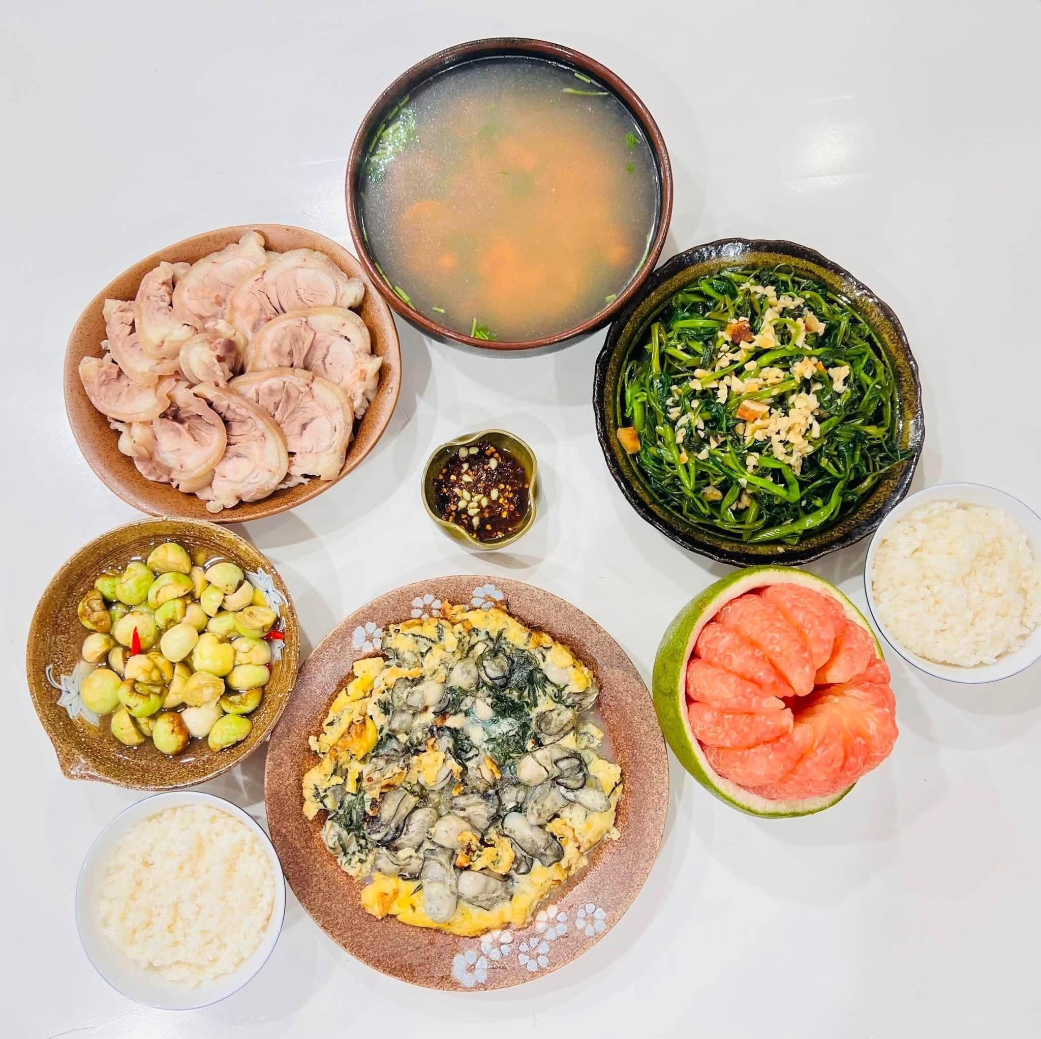 Mẹ đảm H&agrave; Nội chia sẻ những m&acirc;m cơm gia đ&igrave;nh giản dị, đọc t&acirc;m sự về con mới thấy thấm th&iacute;a - Ảnh 7.