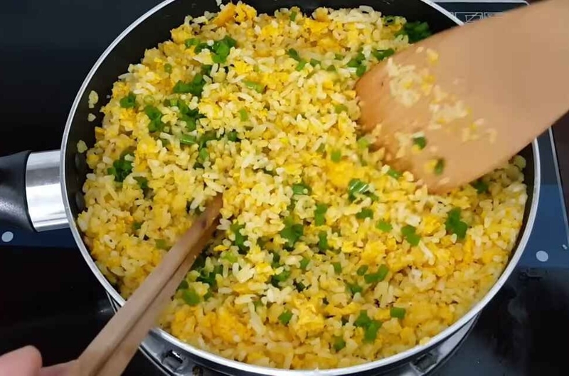 Rang cơm cho trứng trước hay sau? - Ảnh 8.