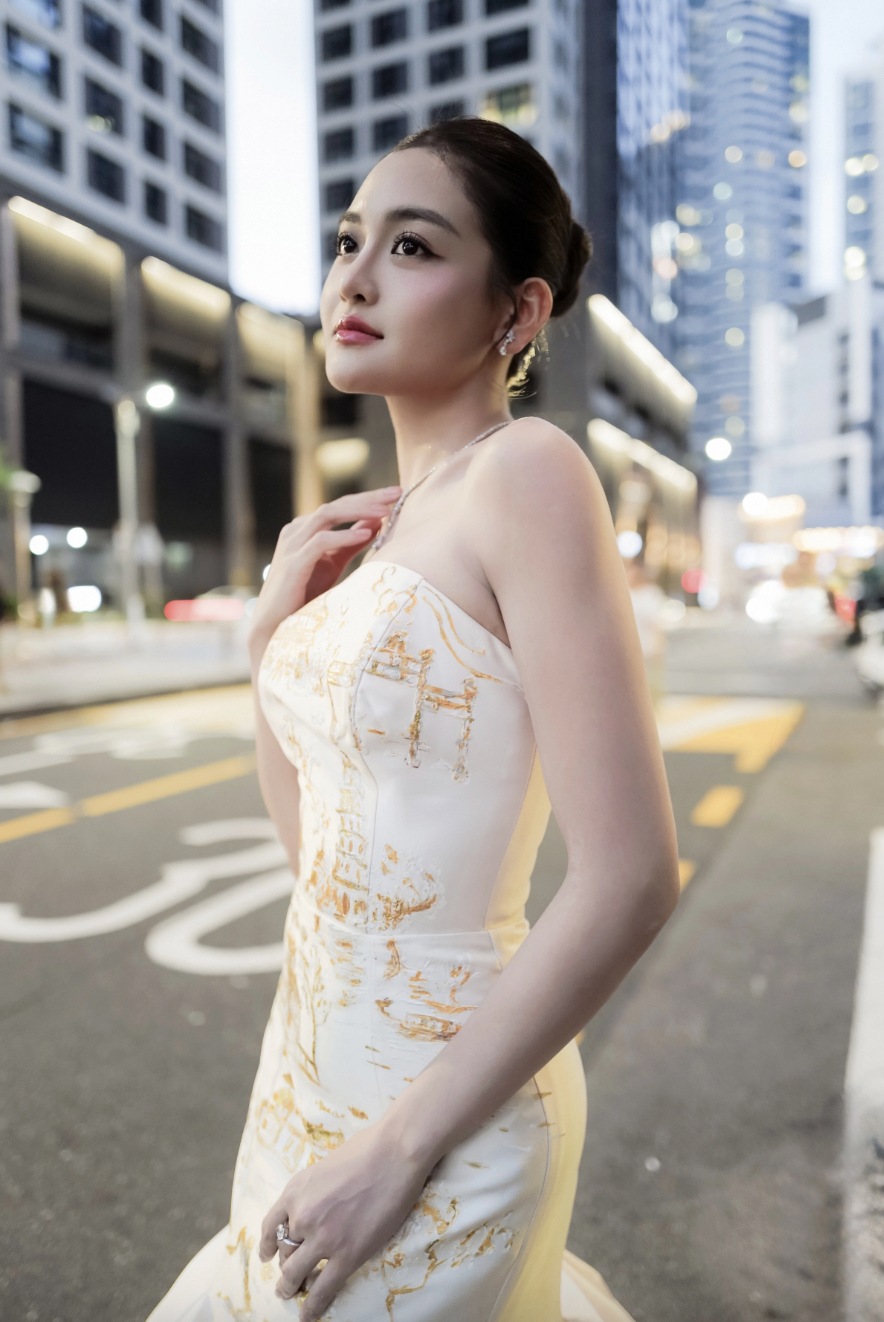 Th&ugrave;y Anh tỏa s&aacute;ng tr&ecirc;n thảm đỏ LHP Busan: Khoảnh khắc g&acirc;y ấn tượng tại H&agrave;n Quốc - Ảnh 3.