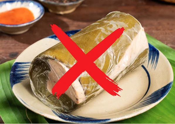 Gi&ograve; lụa bọc nilon an to&agrave;n kh&ocirc;ng? những điều cần ch&uacute; &yacute; khi ăn Gi&ograve; lụa - Ảnh 3.