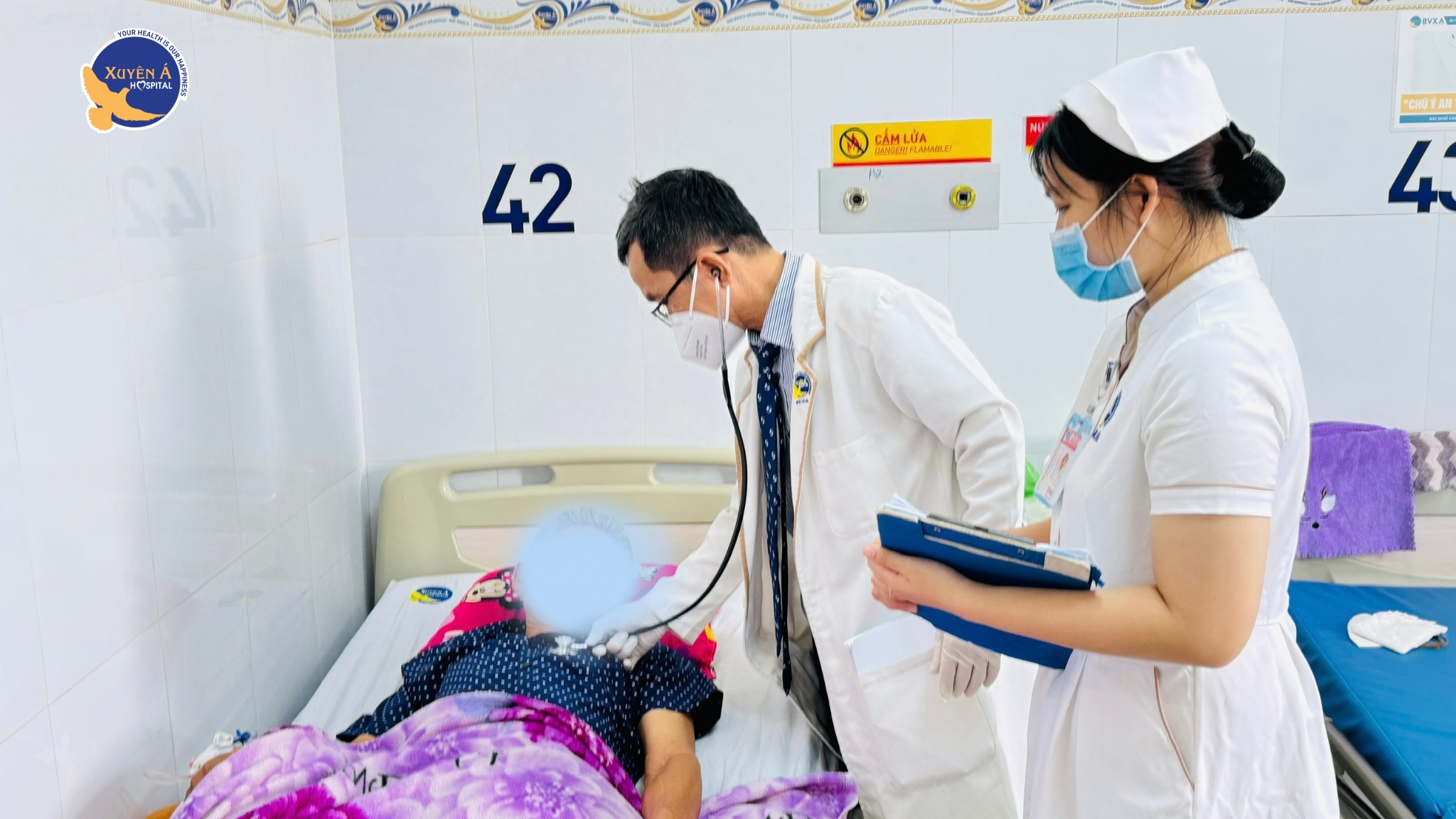 Người đàn ông 49 tuổi phát hiện lao phổi sau dấu hiệu khiến nhiều người lo lắng - Ảnh 1.