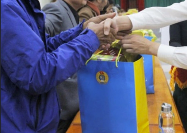 Tin vui cho đo&agrave;n vi&ecirc;n, người lao động dịp Tết Nguy&ecirc;n đ&aacute;n 2027, c&oacute; trường hợp được nhận qu&agrave; đến 2.500.000 đồng - Ảnh 1.