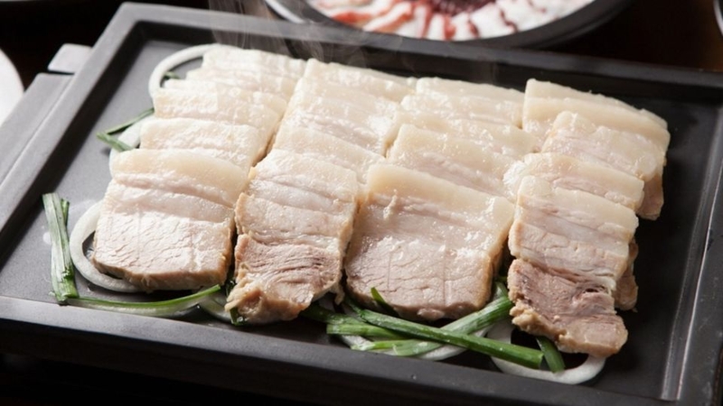 Luộc thịt đ&uacute;ng c&aacute;ch để thịt mềm, ngọt v&agrave; kh&ocirc;ng kh&ocirc;: B&iacute; quyết từ đầu bếp - Ảnh 4.
