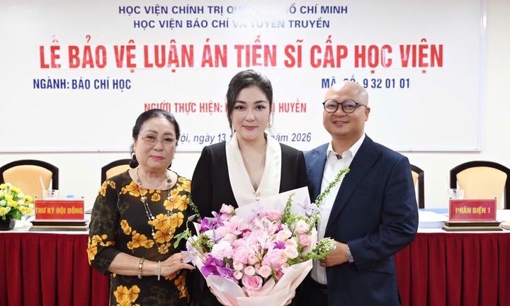 Hoa hậu bí ẩn Nguyễn Thị Huyền và cuộc sống bình yên sau khi nhận Tiến sĩ - Ảnh 3.