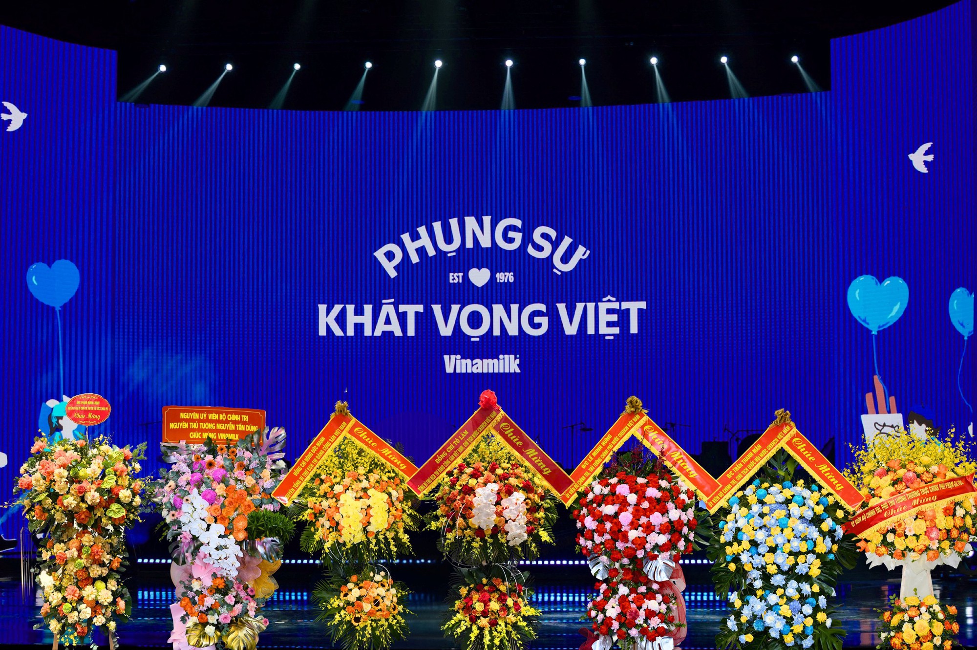 Nửa thế kỷ vun đắp niềm tin từ thế hệ n&agrave;y sang thế hệ kh&aacute;c của Vinamilk- Ảnh 1.