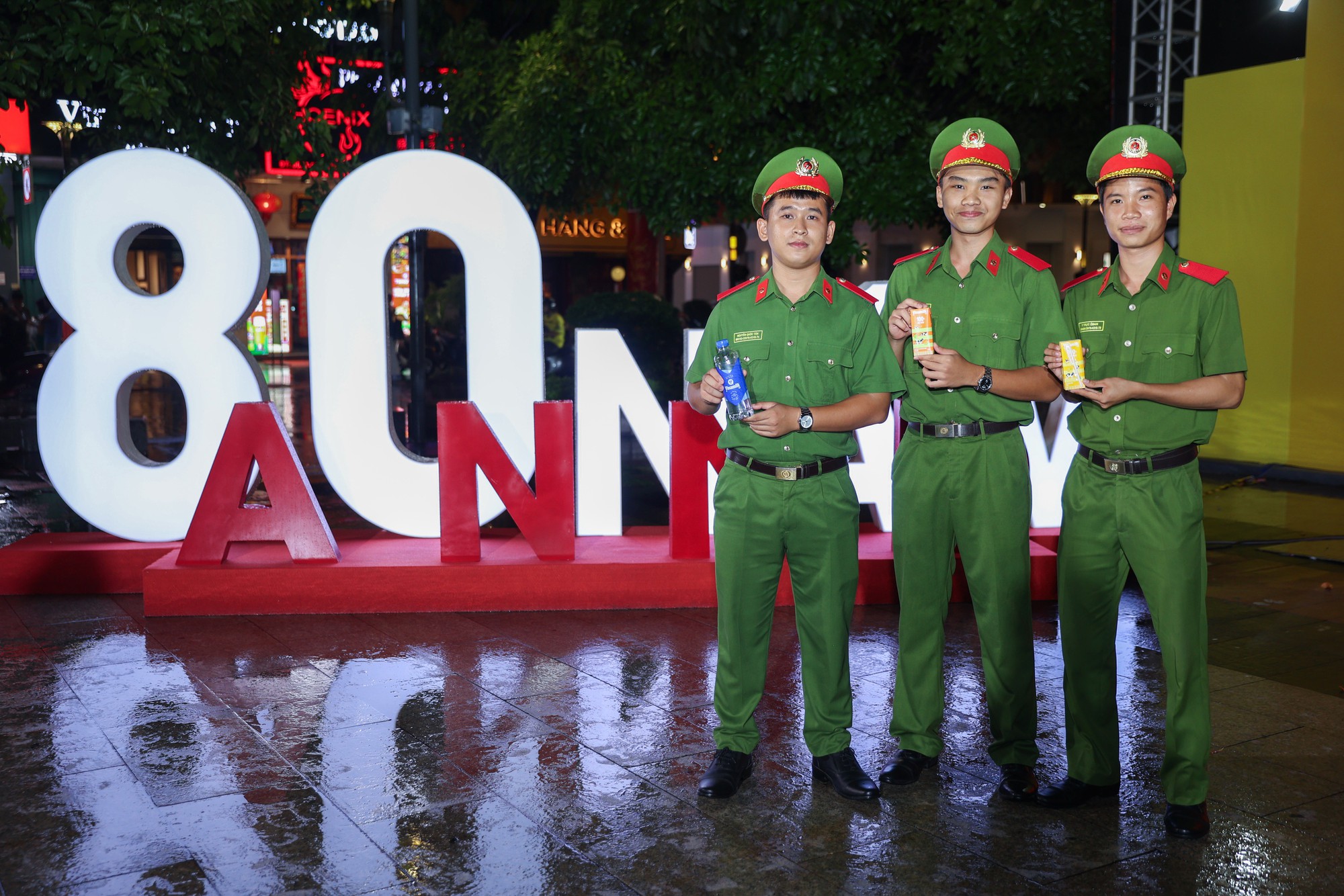Vinamilk mang đến những trạm tiếp năng lượng giữa Gala 'Tổ quốc b&igrave;nh y&ecirc;n' - Ảnh 9.