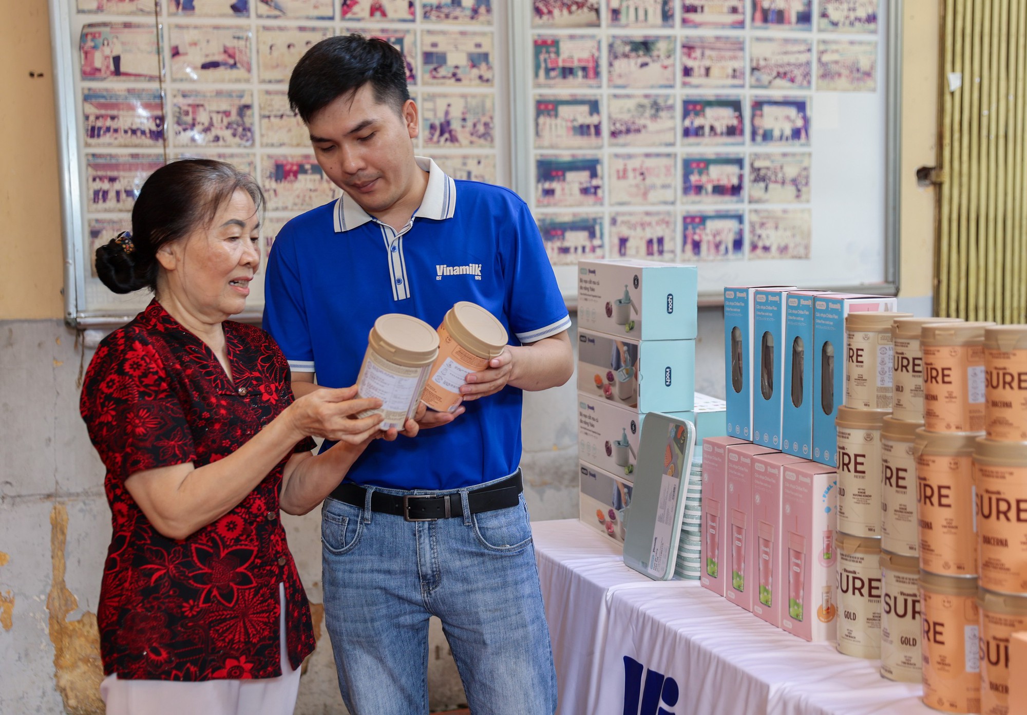 Vinamilk đ&oacute;n thế hệ 'đồng ni&ecirc;n' tham quan nh&agrave; m&aacute;y với lời hứa chăm s&oacute;c sức khỏe bằng dinh dưỡng chất lượng- Ảnh 9.