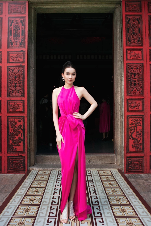 Hoa hậu th&ugrave;y L&acirc;m chia sẻ b&iacute; quyết chọn qu&agrave; 20 / 10 &yacute; nghĩa cho phụ nữ - Ảnh 2.