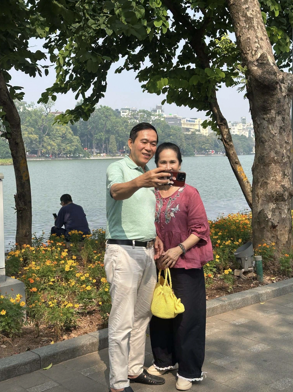 Kh&aacute;nh Thi v&agrave; Phan Hiển nhảy rumba tr&ecirc;n nước c&ugrave;ng b&eacute; Gạo tại concert 2026 - Ảnh 5.