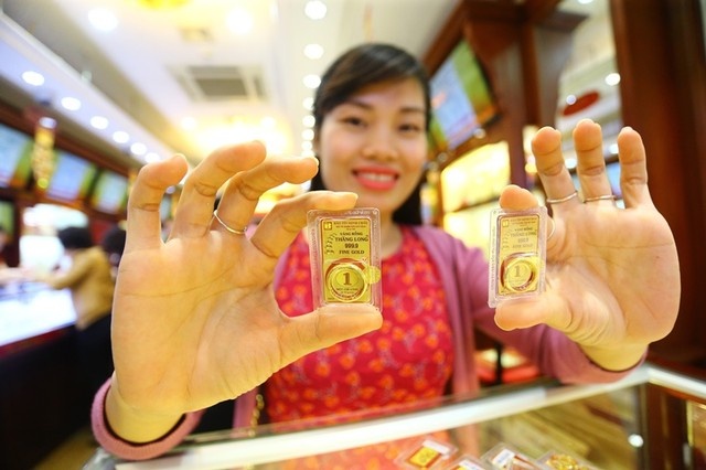 Tin s&aacute;ng 19/10: Quy định mới về mua, b&aacute;n v&agrave;ng từ 5 triệu đồng trong ng&agrave;y phải chuyển khoản;  - Ảnh 4.