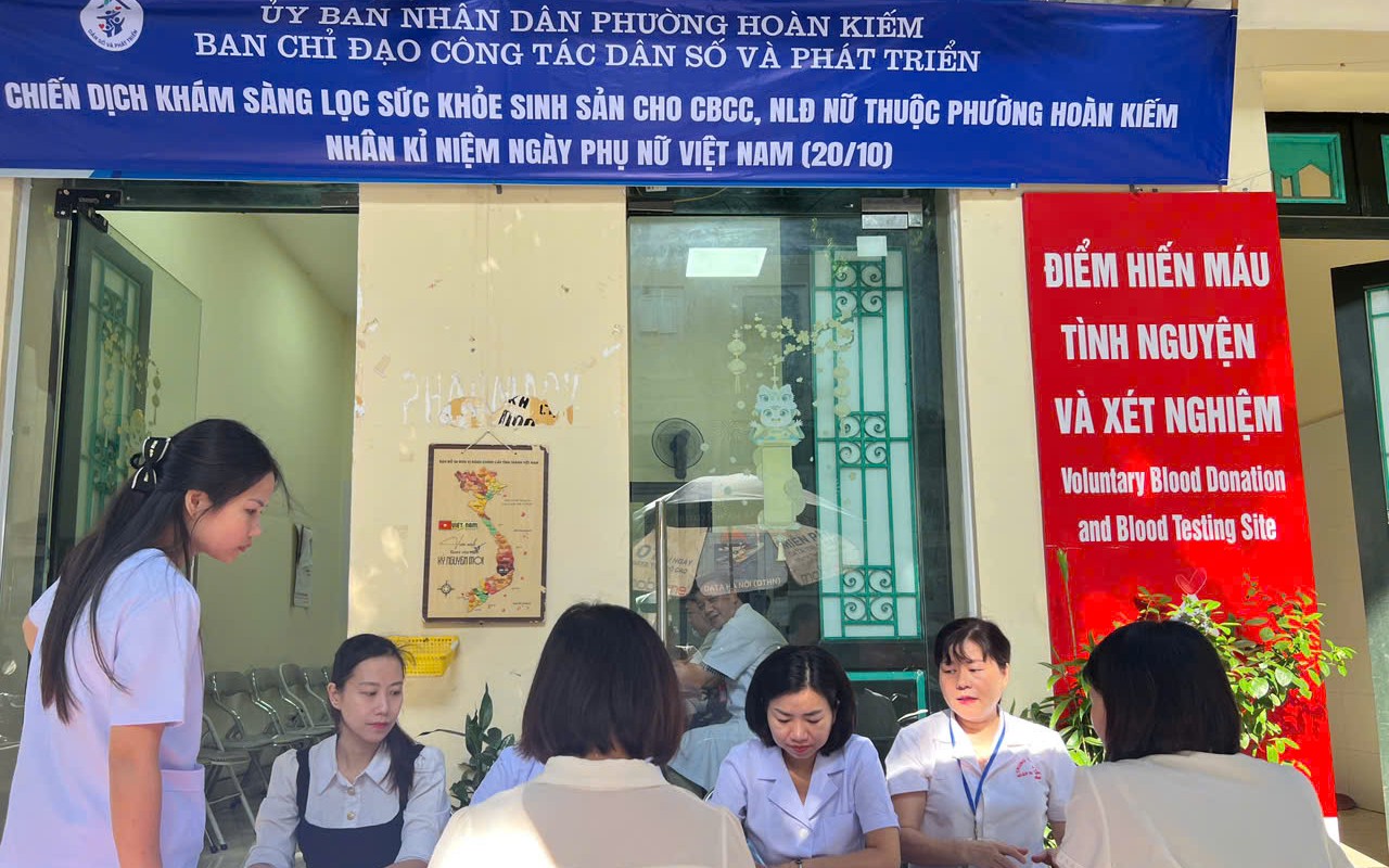 Phụ nữ Bộ đội Bi&ecirc;n ph&ograve;ng Quảng Trị mang kiến thức chăm s&oacute;c sức khỏe sinh sản đến v&ugrave;ng bi&ecirc;n - Ảnh 4.