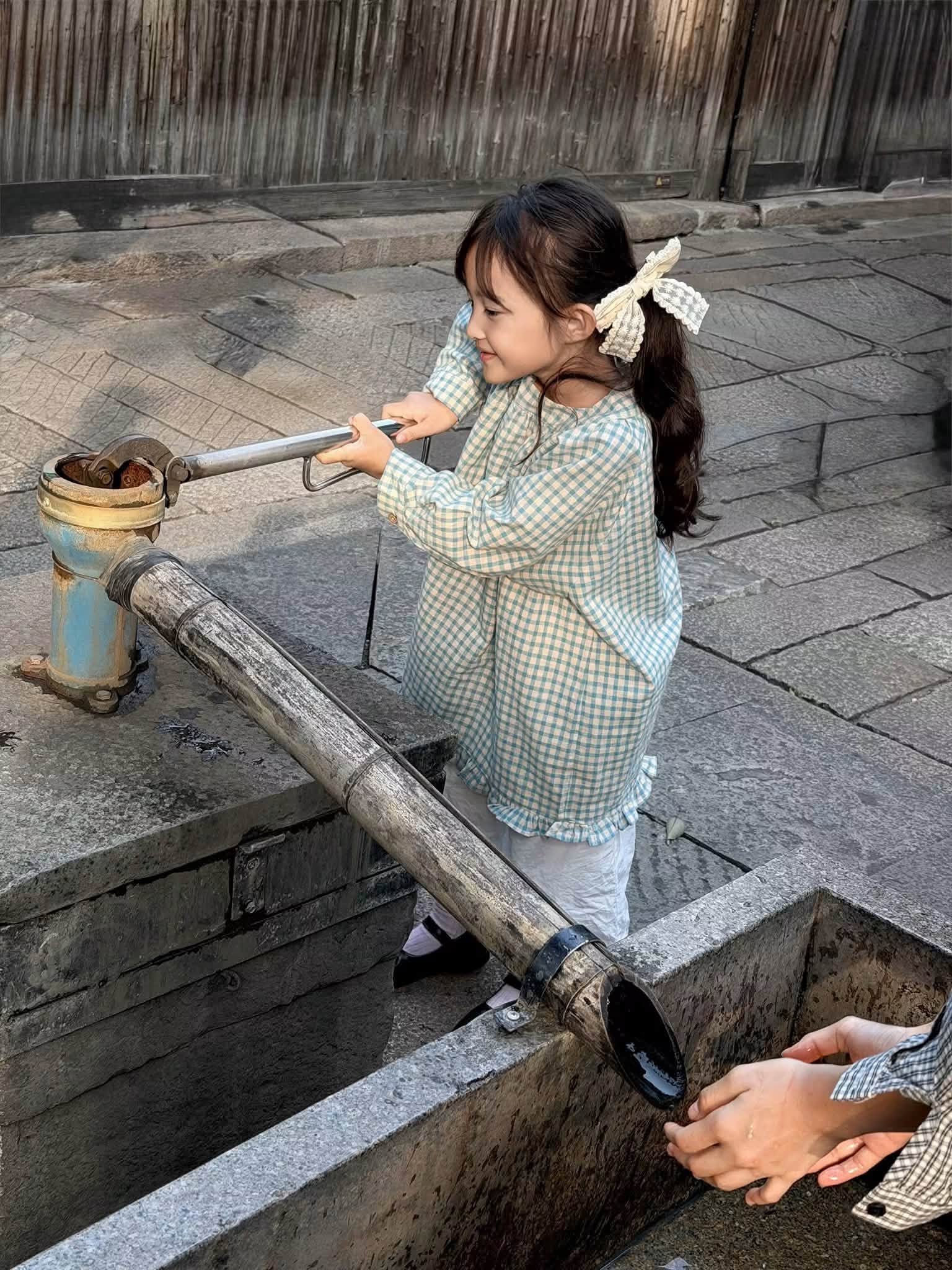 Con g&aacute;i lớn nh&agrave; Đ&ocirc;ng Nhi - &Ocirc;ng Cao Thắng khiến fan trầm trồ - Ảnh 10.
