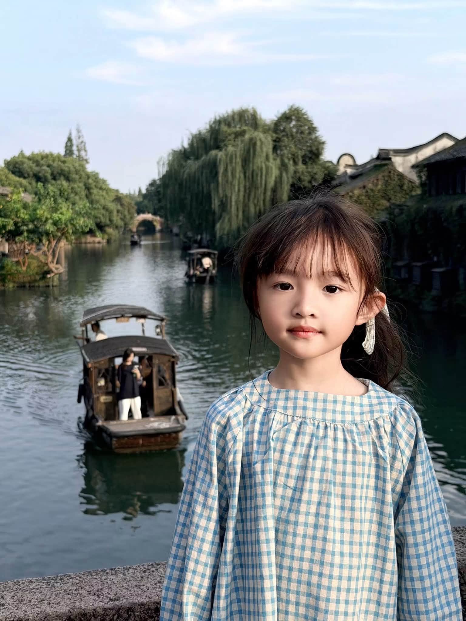 Con g&aacute;i lớn nh&agrave; Đ&ocirc;ng Nhi - &Ocirc;ng Cao Thắng khiến fan trầm trồ - Ảnh 4.