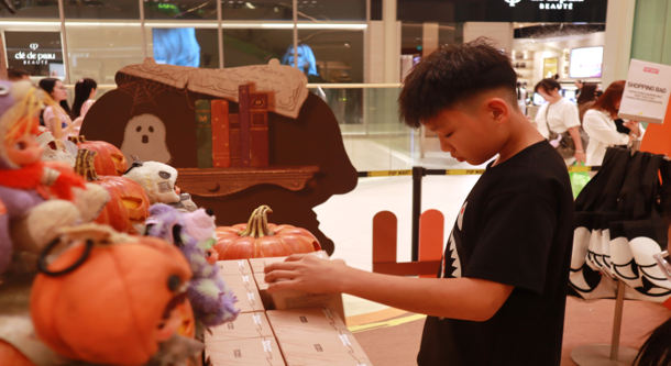 Sắc m&agrave;u Halloween xuất hiện sớm tại c&aacute;c cửa h&agrave;ng đồ chơi, qu&agrave; tặng ở H&agrave; Nội - Ảnh 8.