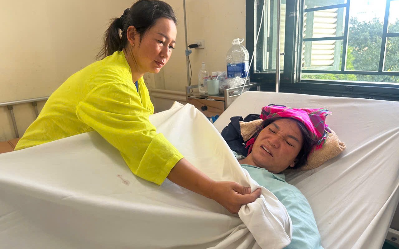 MS 1125: Con bệnh nặng liên tục nằm viện từ lúc chào đời, người mẹ ở Huế cầu mong được giúp đỡ - Ảnh 1.