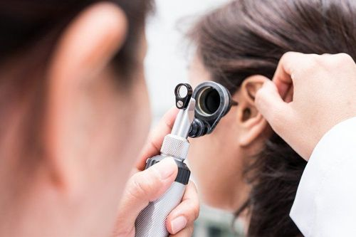 Nghe k&eacute;m đột ngột: Đừng chờ tai tự hồi phục - Ảnh 2.