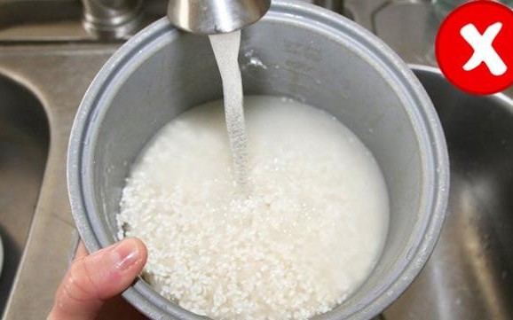 B&iacute; quyết d&ugrave;ng điện an to&agrave;n cho nh&agrave; ở v&agrave; c&aacute;ch ph&ograve;ng chống điện giật khi nh&agrave; bị ngập - Ảnh 4.