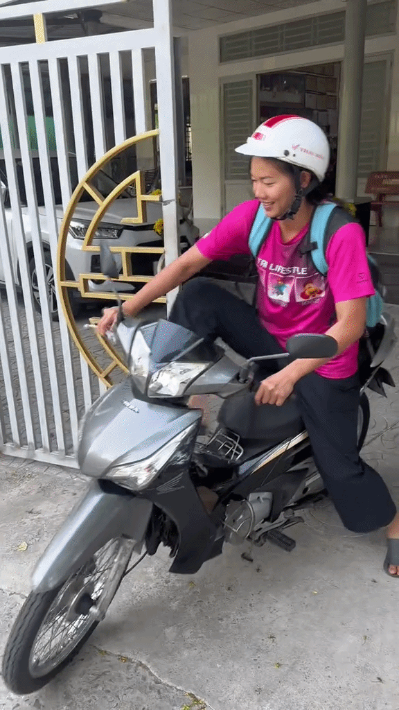 Căn nh&agrave; ở qu&ecirc; của &Aacute;nh Vi&ecirc;n - Ảnh 2.
