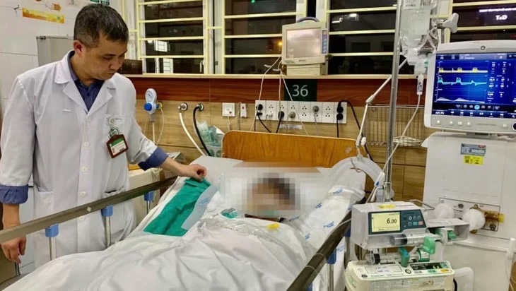 R&ograve; rỉ kh&iacute; clo ở Thường T&iacute;n khiến 40 người nhập viện cần cảnh gi&aacute;c sức khỏe - Ảnh 2.
