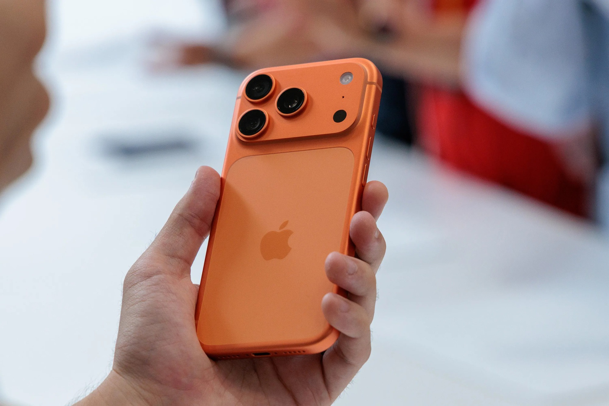 Gi&aacute; iPhone giảm sốc, đ&aacute;ng mua nhất hiện nay: iPhone 17 Pro Max, iPhone 17 c&ograve;n bao nhi&ecirc;u sau khi iPhone Duo xuất hiện? - Ảnh 5.