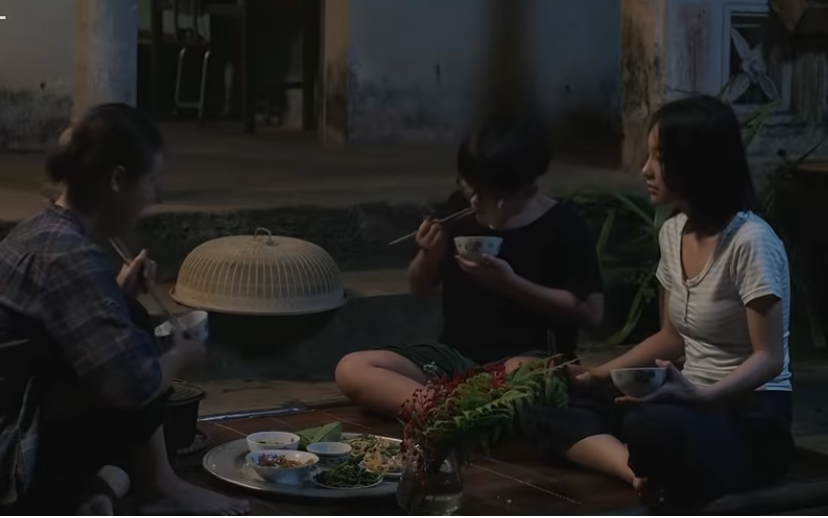 Đội b&oacute;ng nữ l&agrave;ng Xu&acirc;n c&oacute; th&ecirc;m th&agrave;nh vi&ecirc;n đặc biệt - Ảnh 4.