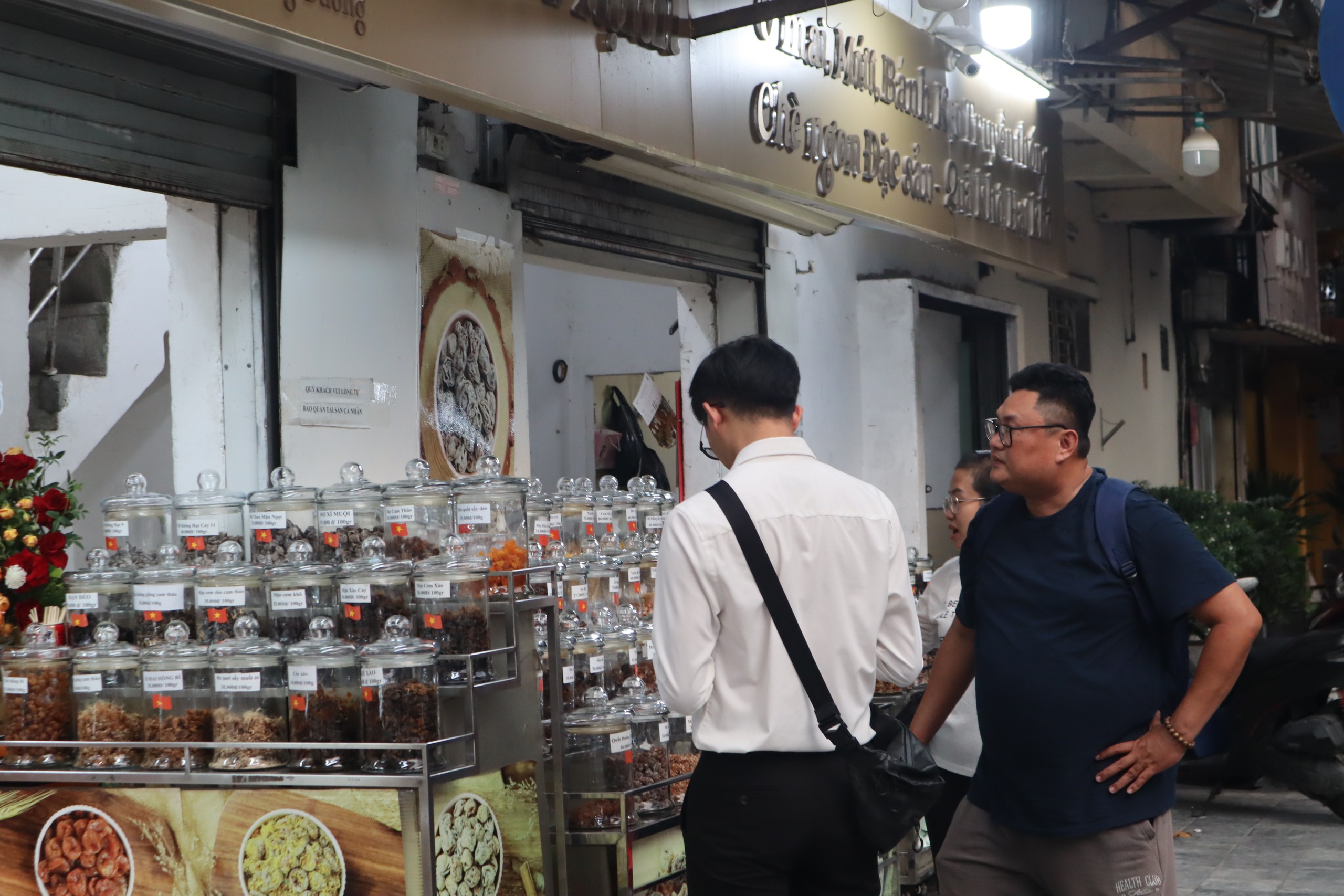 Gallery - Ô mai Hàng Đường giữ sức hút ra sao giữa thị trường đặc sản Hà Nội ngày càng đa dạng? - image 2