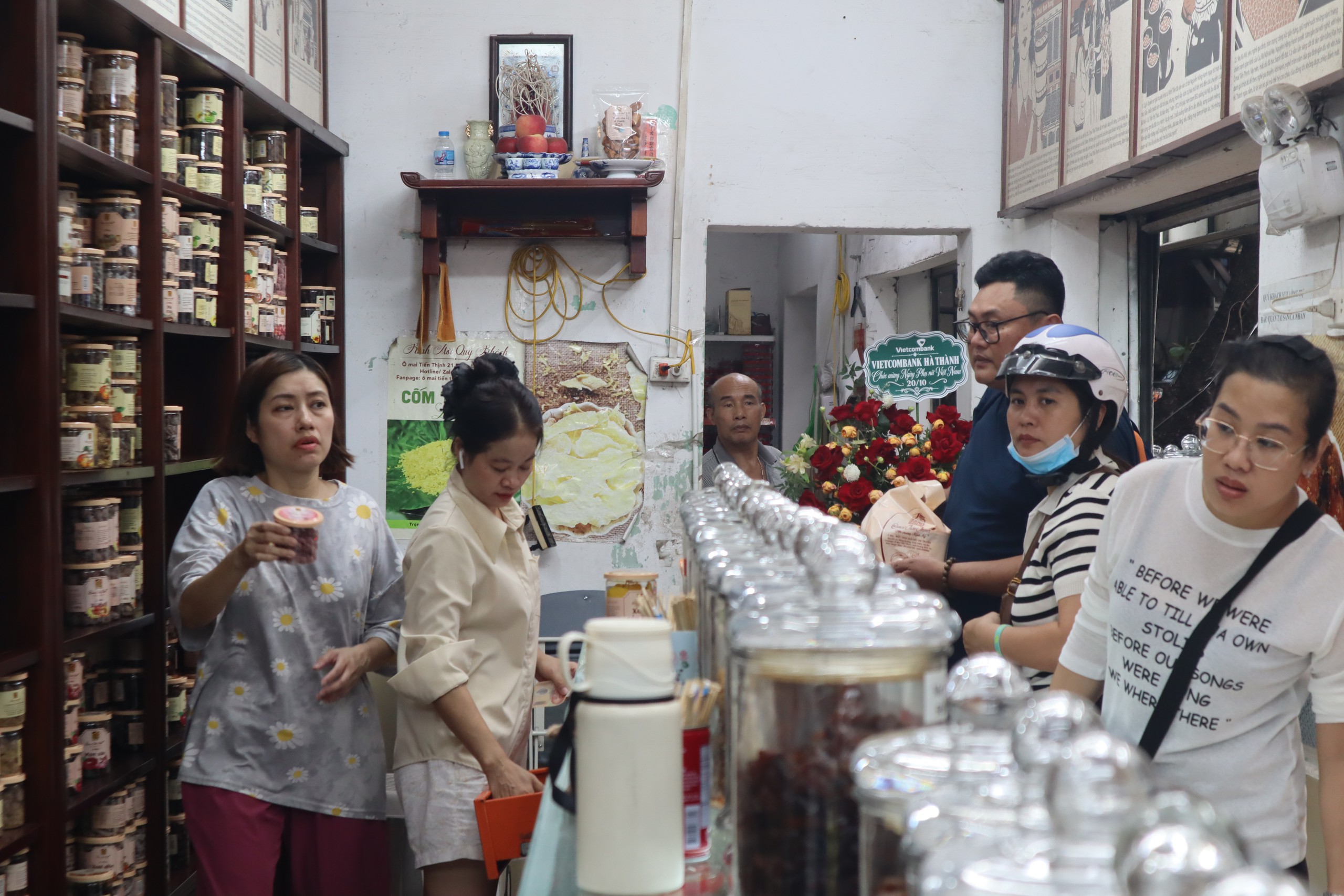 Gallery - Ô mai Hàng Đường giữ sức hút ra sao giữa thị trường đặc sản Hà Nội ngày càng đa dạng? - image 3