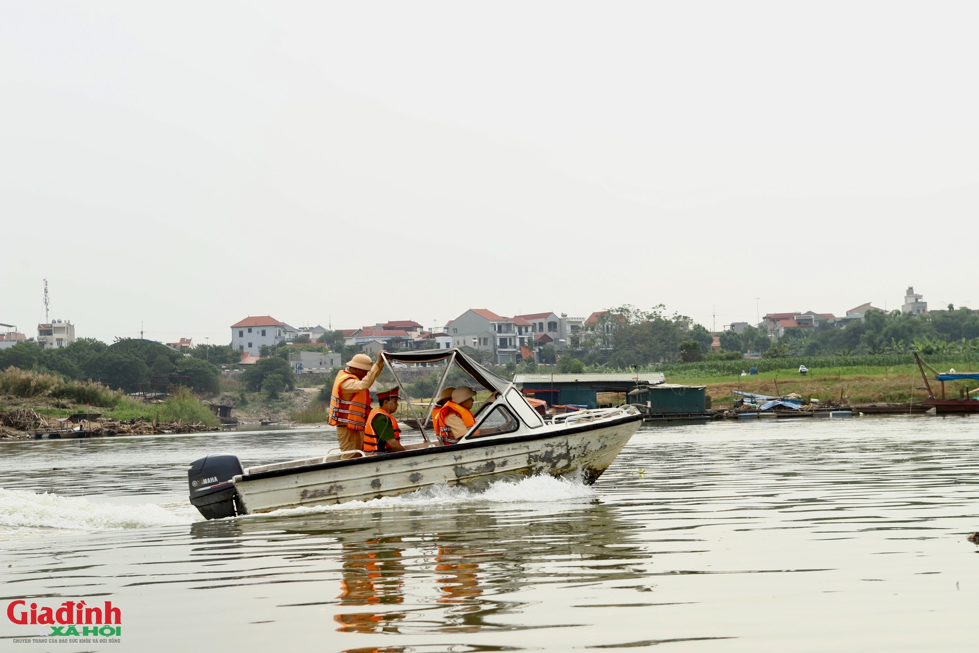 H&agrave; Nội vận động kh&ocirc;ng sử dụng k&iacute;ch điện tr&ecirc;n s&ocirc;ng Hồng để bảo vệ thủy sản - Ảnh 2.