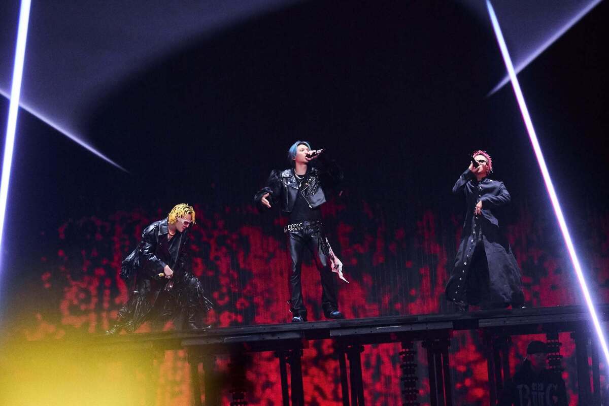 G-Dragon vừa đến H&agrave; Nội, kh&aacute;n giả Việt Nam đ&atilde; ch&ecirc; điều  n&agrave;y 
 - Ảnh 11.