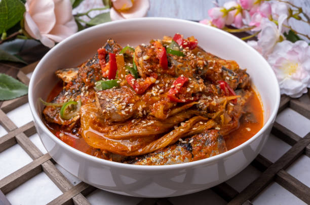 Mẹo kho cá thịt chắc xương nhừ: Thời gian ướp chuẩn và bí quyết chêm nước không bị tanh - Ảnh 7.