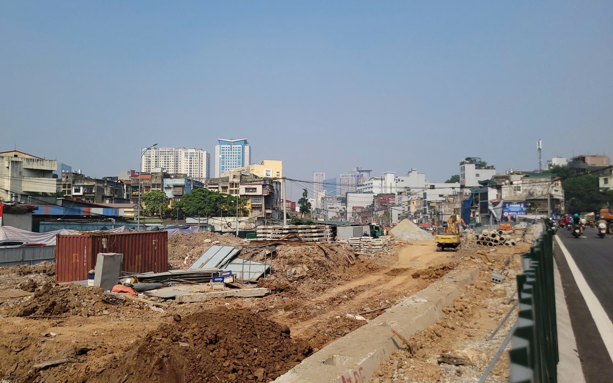 Tăng tốc thi c&ocirc;ng hai cầu vượt trọng điểm tr&ecirc;n V&agrave;nh đai 1 H&agrave; Nội - Ảnh 1.