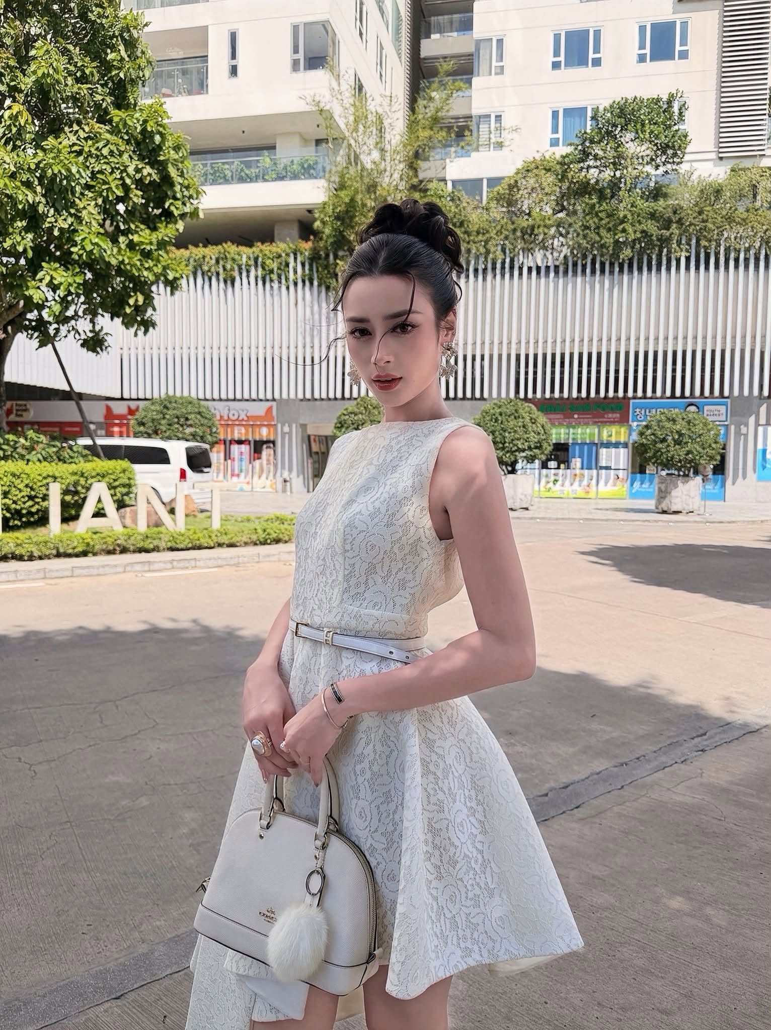 Bảo Thanh xinh đẹp đ&oacute;n tuổi mới , Đăng Kh&ocirc;i tri &acirc;n 20 năm ca h&aacute;t - Ảnh 8.
