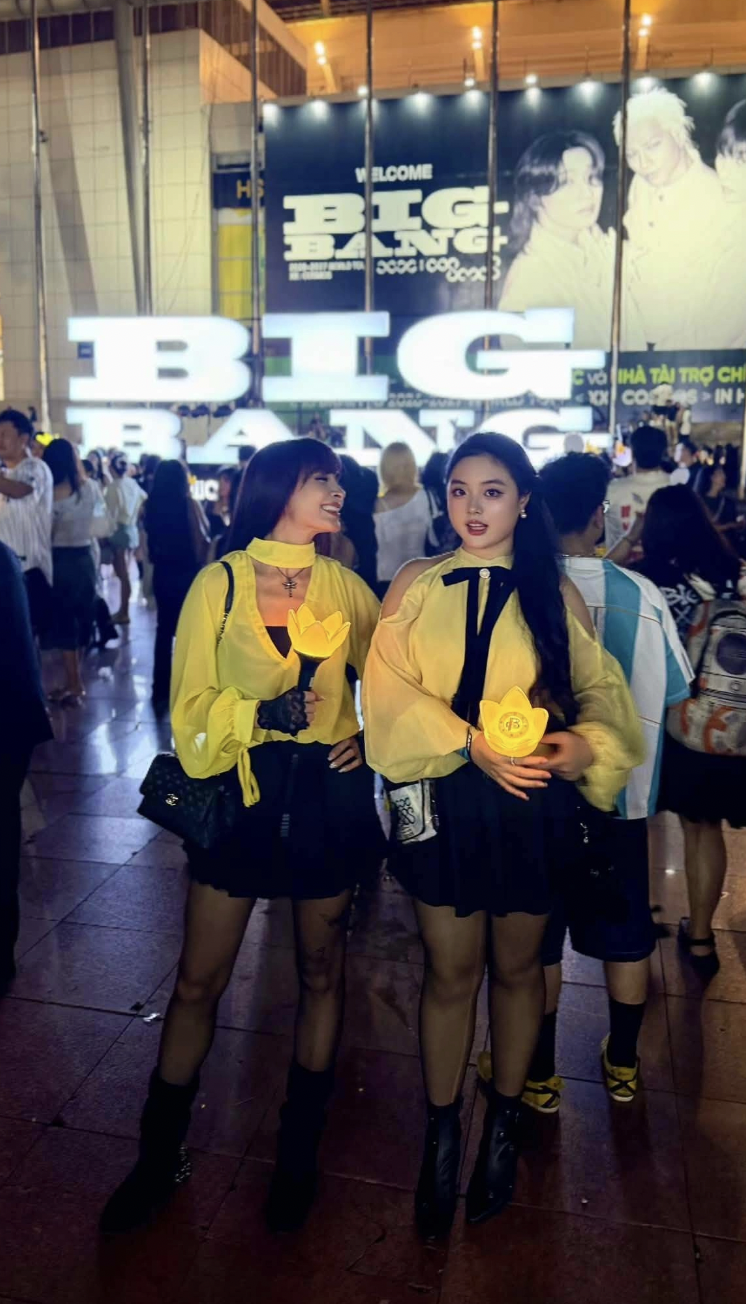 Vợ chồng Đỗ Mỹ Linh thu hút sự chú ý tại concert BIGBANG Hà Nội 2026 - Ảnh 8.