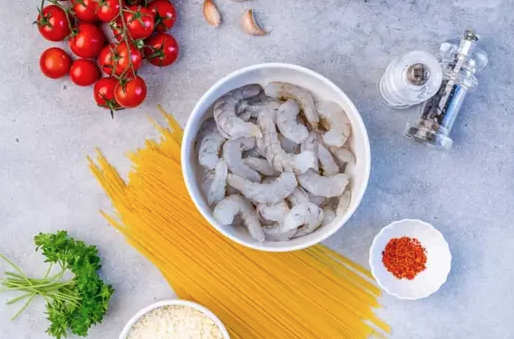 Đổi vị bữa tối đầu tuần với m&oacute;n m&igrave; &Yacute; t&ocirc;m sốt c&agrave; chua thơm lừng - Ảnh 4.