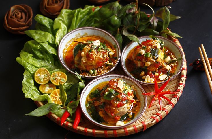 Trứng vịt lộn bổ dưỡng nhưng 6 nh&oacute;m người n&agrave;y cần ch&uacute; &yacute; khi ăn - Ảnh 2.