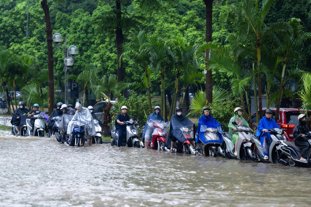 Đợt không khí lạnh đang tràn xuống miền Bắc mạnh cỡ nào? - Ảnh 2.