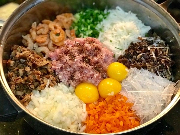 Rán nem muốn vàng giòn, để lâu không ỉu: Bí quyết nằm ở khâu chuẩn bị nhân - Ảnh 1.