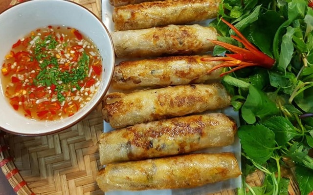 Mẹo luộc thịt ba chỉ trắng hồng v&agrave; tỷ lệ pha mắm n&ecirc;m chuẩn vị cho m&oacute;n b&aacute;nh tr&aacute;ng cuốn đổi vị cuối tuần - Ảnh 10.