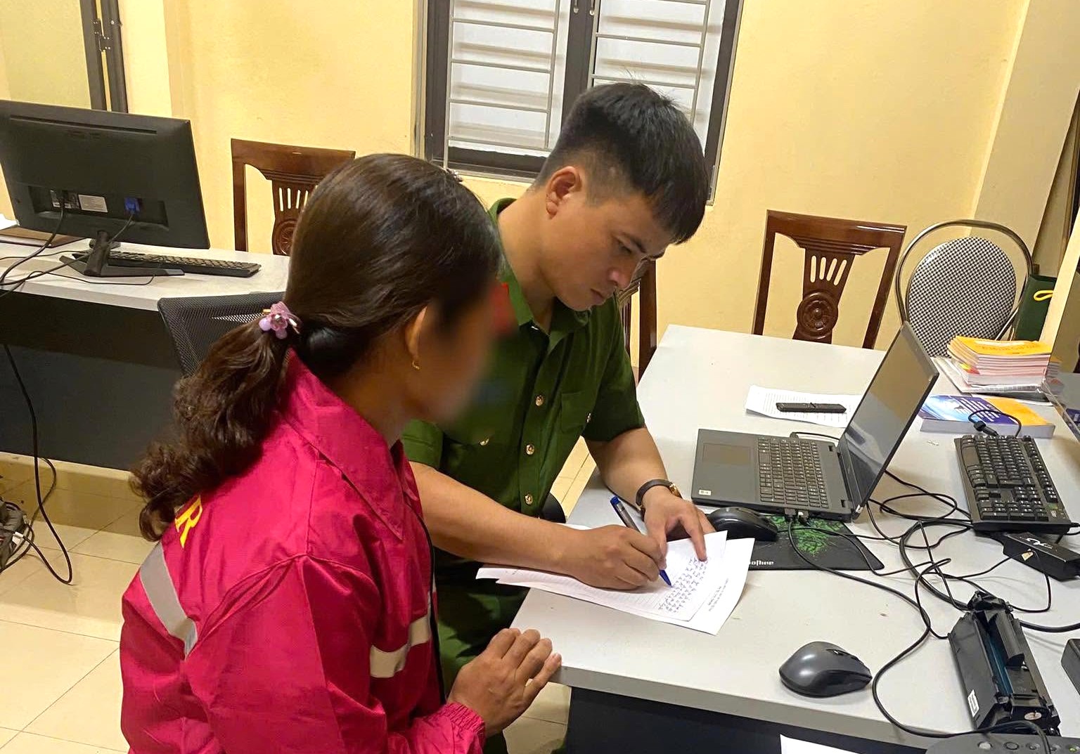 Tin s&aacute;ng 31/10: H&agrave; Nội y&ecirc;u cầu minh bạch từng suất ăn b&aacute;n tr&uacute;, chấm dứt 'cắt x&eacute;n' giờ ch&iacute;nh kh&oacute;a để dạy th&ecirc;m;  - Ảnh 2.