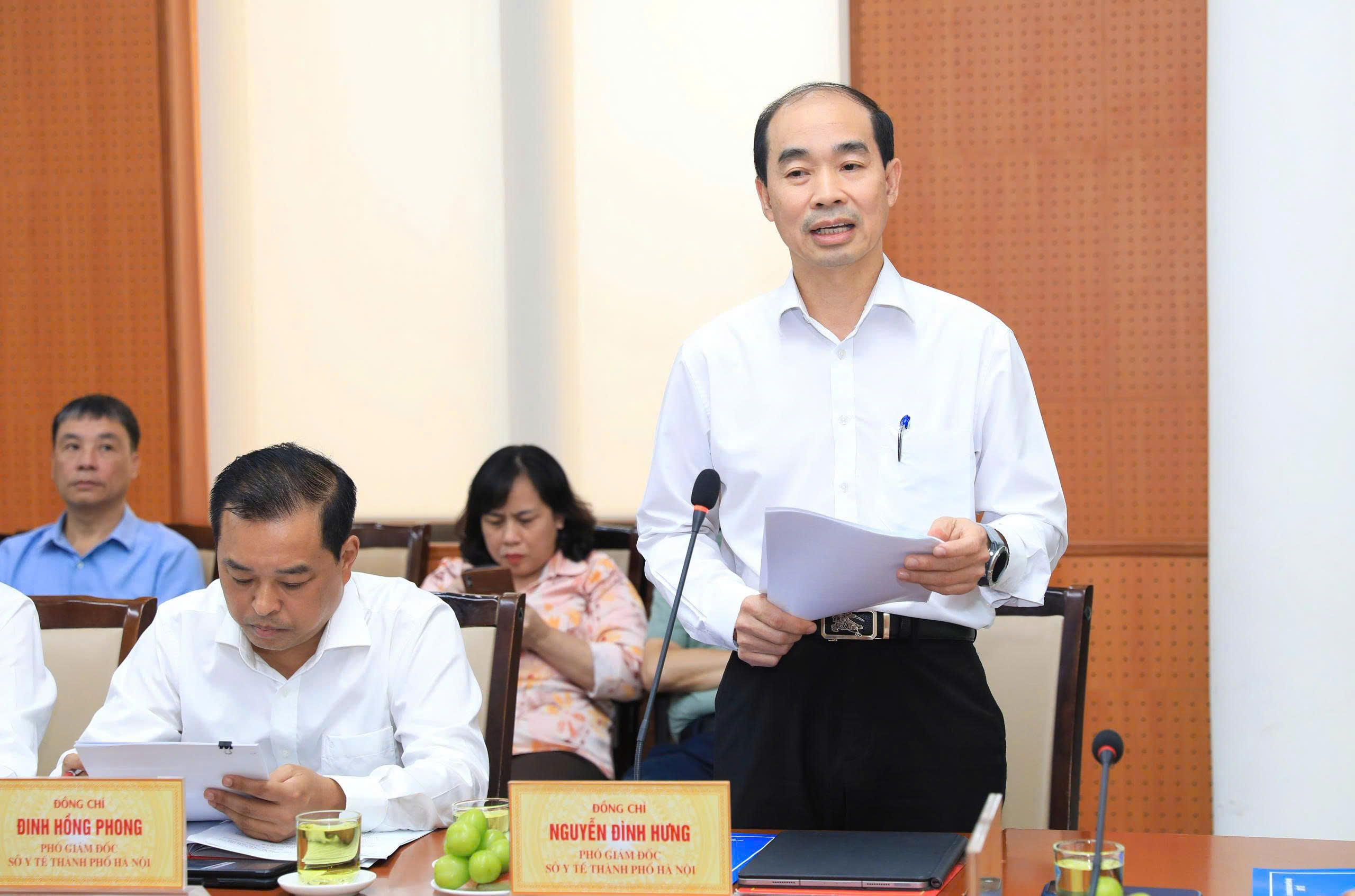Chủ tịch UBND TP Hà Nội: Khám, chữa bệnh cho nhân dân không thể chậm trễ hay chỉ nằm trên giấy - Ảnh 1.