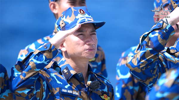 Sao nhập ngũ 2026: Phan Mạnh Quỳnh nghẹn l&ograve;ng trước sự hy sinh của c&aacute;c liệt sĩ, Erik khẳng định sẵn s&agrave;ng khi Tổ quốc cần - Ảnh 3.