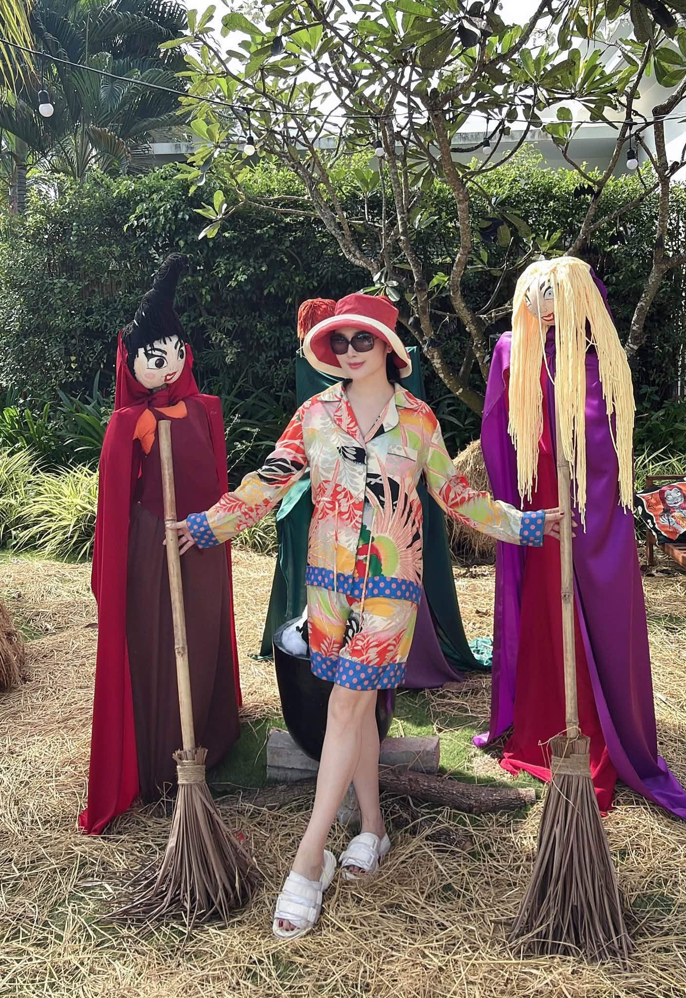 Hoa hậu Đền Hùng Giáng My trang hoàng Lễ Halloween, biến hóa với vẻ đẹp ma mị - Ảnh 4.