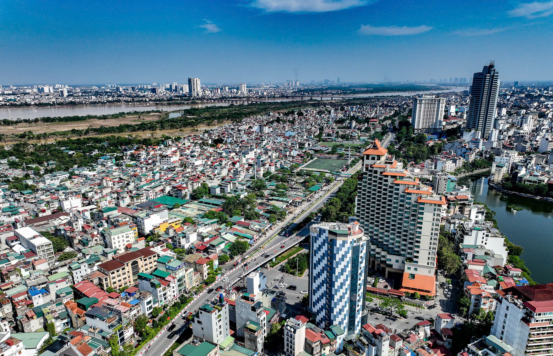 Ô nhiễm không khí Hà Nội gia tăng , Thành phố kích hoạt đợt cao điểm xử lý 2026 - Ảnh 3.