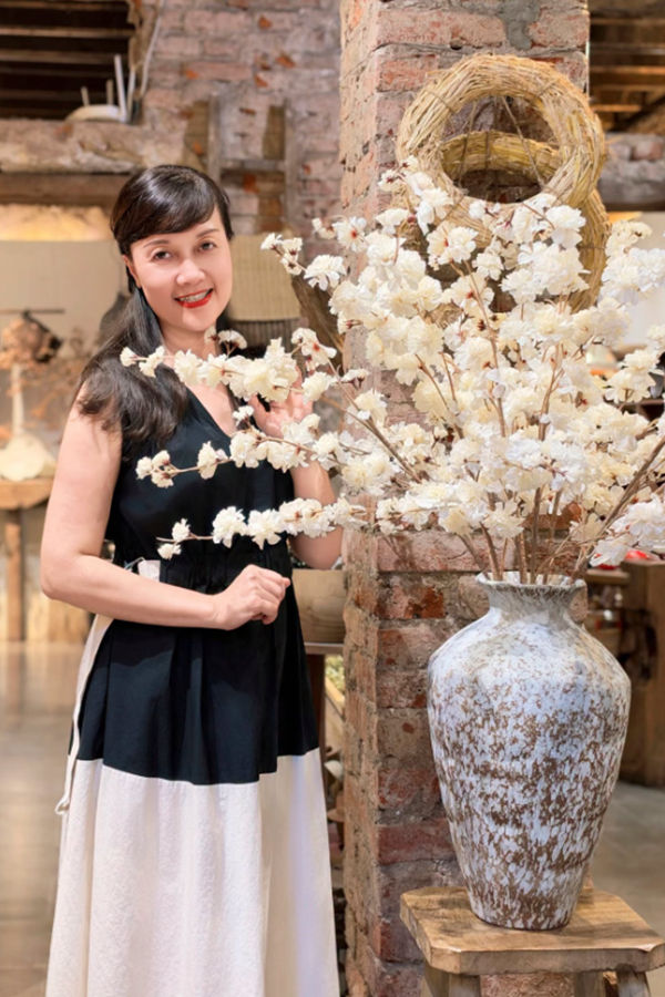 Vẻ ngo&agrave;i g&acirc;y ch&uacute; &yacute; của 'T&aacute;o b&agrave;' V&acirc;n Dung ở tuổi 51 - Ảnh 3.