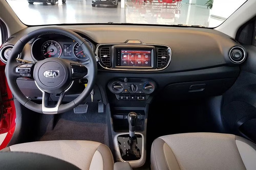 Kia Soluto giảm gi&aacute; sốc 299 triệu đồng hấp dẫn thị trường &ocirc; t&ocirc; Việt 2026 - Ảnh 3.