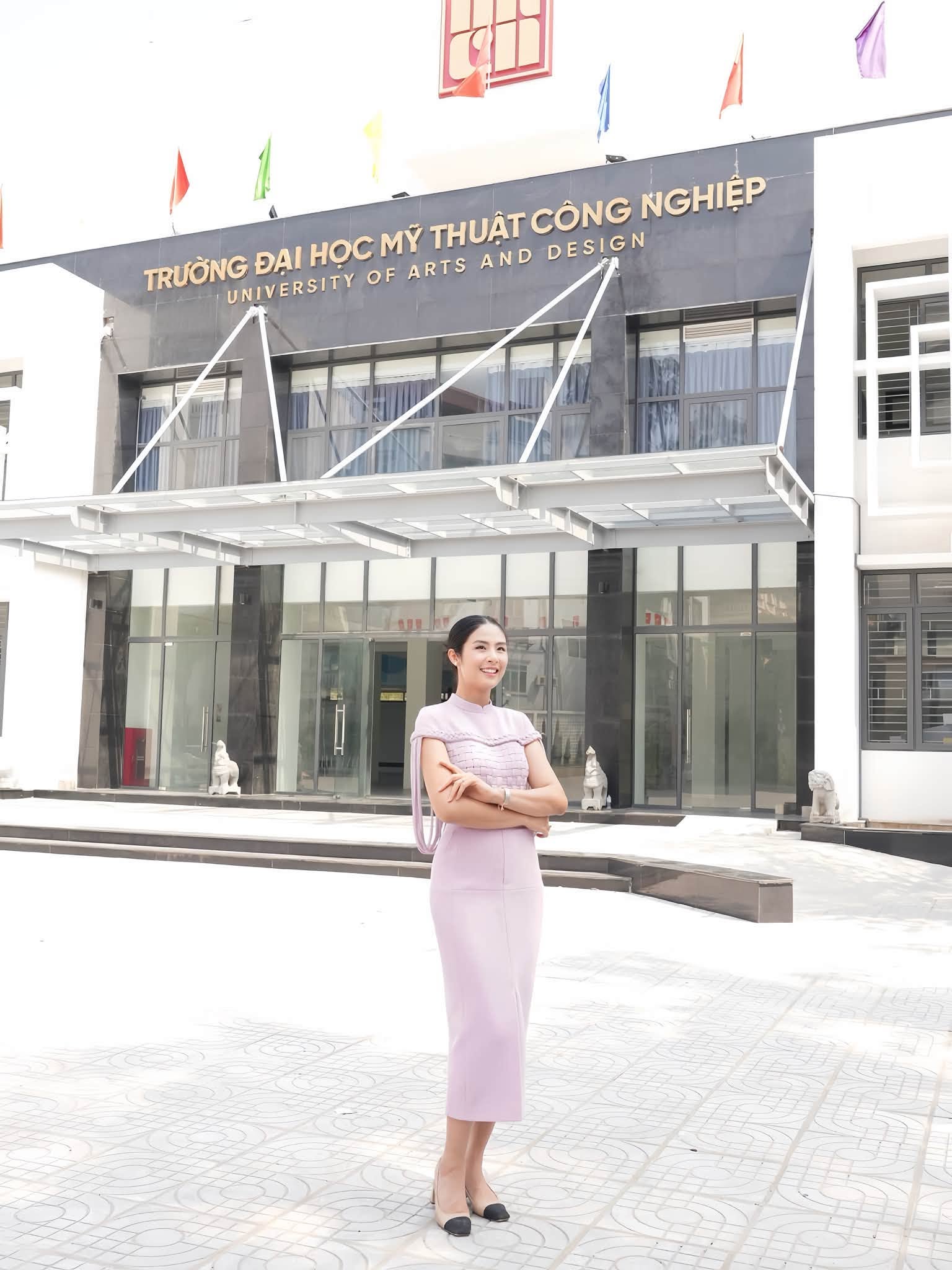 Khả Ng&acirc;n rạng rỡ mang bầu , Văn Mai Hương g&acirc;y sốt với người đ&agrave;n &ocirc;ng b&iacute; ẩn - Ảnh 4.